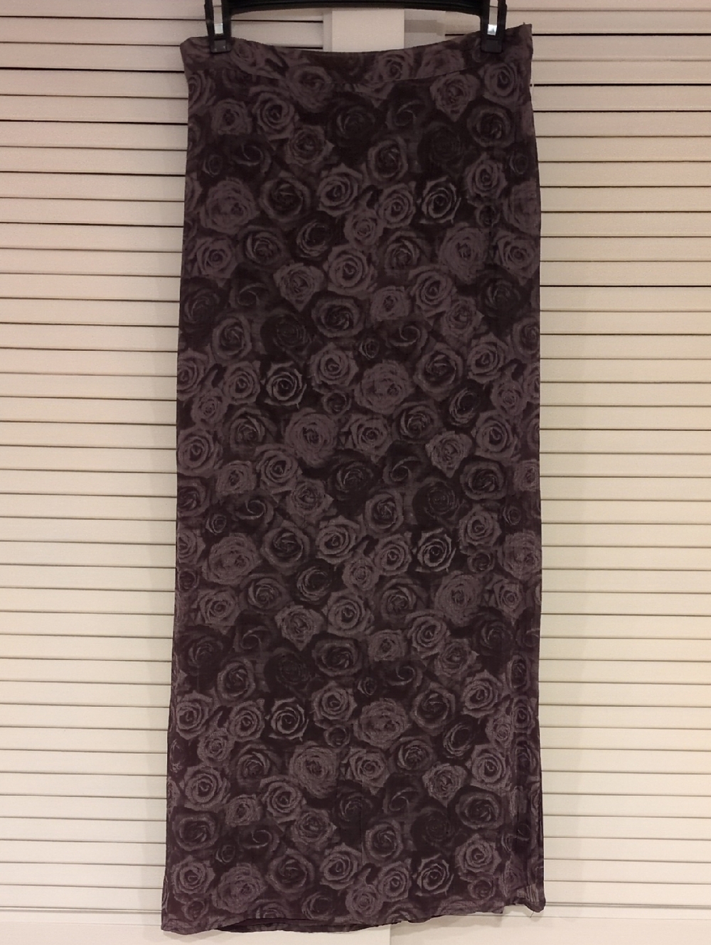 Clio Vintage Pencil Maxi Skirt in Deep Plum Rose.   Size Medium   NWOT